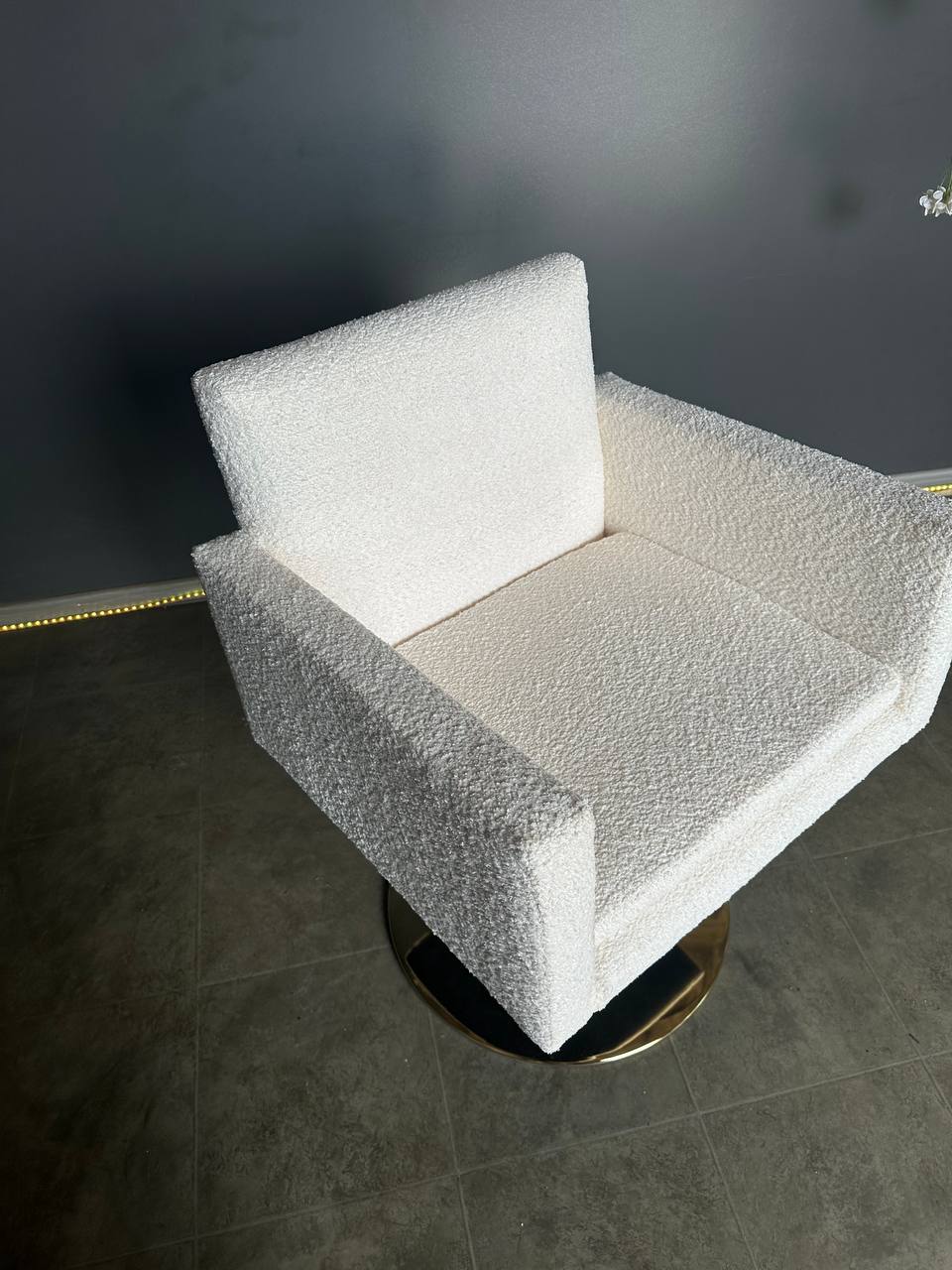 Qvadro Barber Chair - Image 4