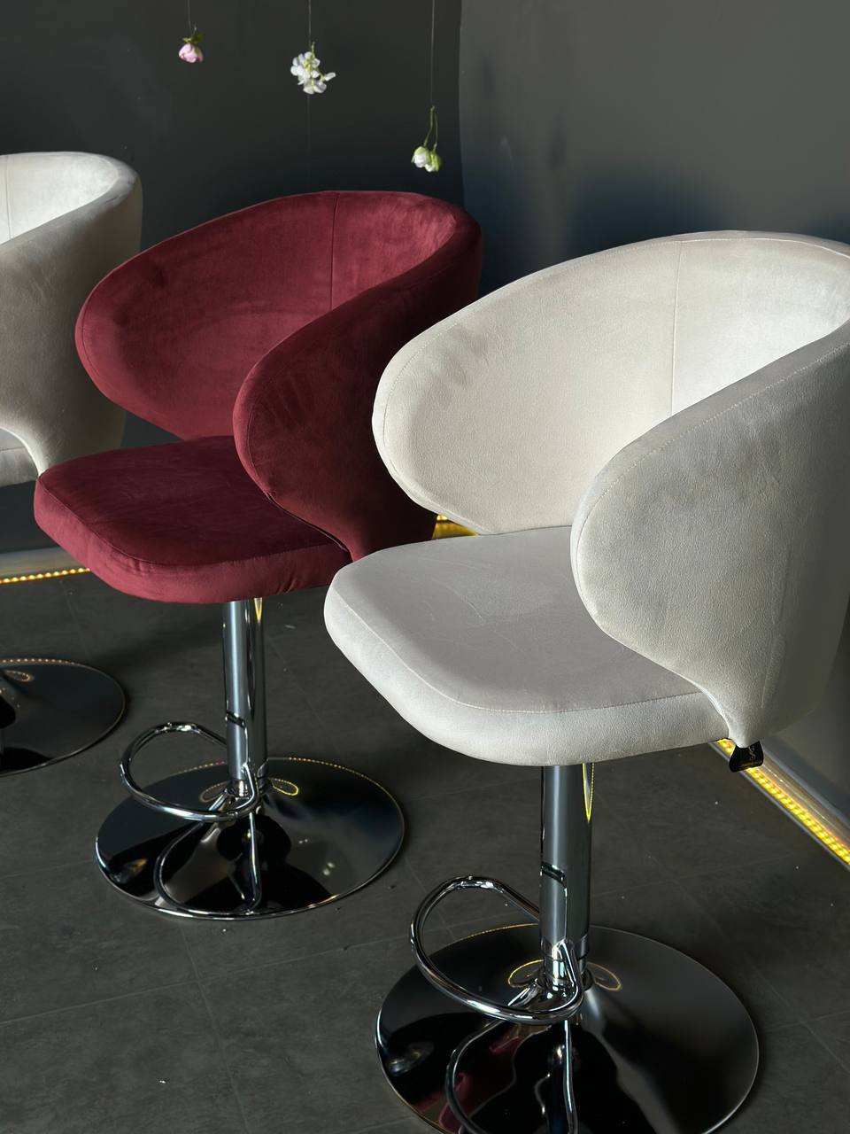 Стільчик на барній ніжці Olsey - Зображення 5