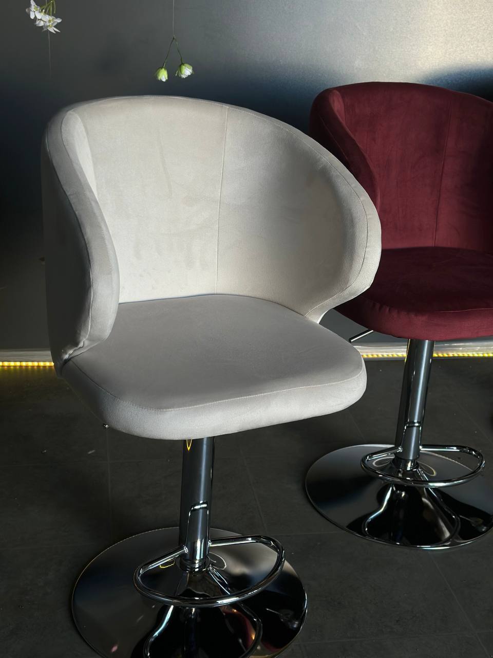 Стільчик на барній ніжці Olsey - Зображення 4