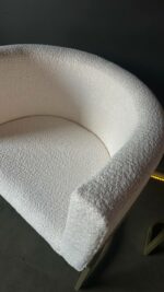 Крісло Loft Oval біле букле на чорному металевому каркасі - Зображення 3