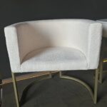 Крісло Loft Oval біле букле на чорному металевому каркасі