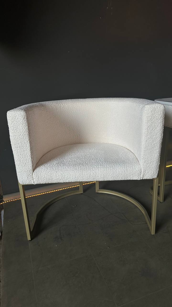 5298951605963135825 Крісло Loft Oval біле букле на чорному металевому каркасі - Зображення 1