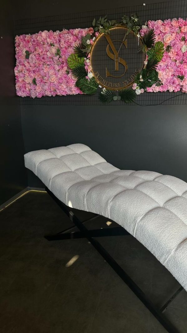 Кушетка для нарощення вій Loft анатомічна, біла букле, чорна основа