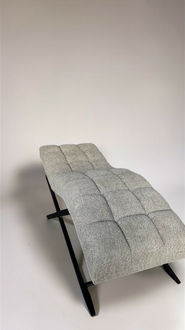 Кушетка Loft квадратна прошивка, букле taupe (бежево-сіра), чорна основа