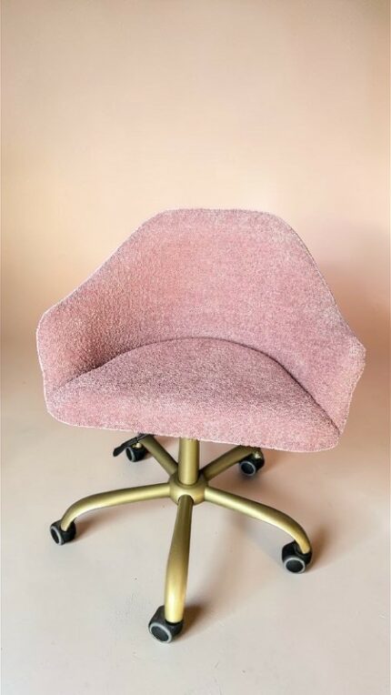 Стілець Classic на колесах, золота база, рожева тканина букле