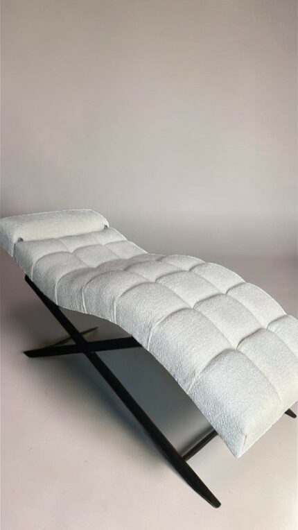 Кушетка Loft з регулюванням узголів’я, букле біле, чорні ніжки