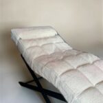 Чохол на кушетку силіконовий з білою окантовкою