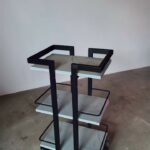 Візок 01 чорний метал, полиці білий мармур | Косметичний візок на колесах