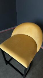 Купити барний стілець Bloom чорний каркас жовтий велюр | Барний стілець для кухні та салону - Зображення 6