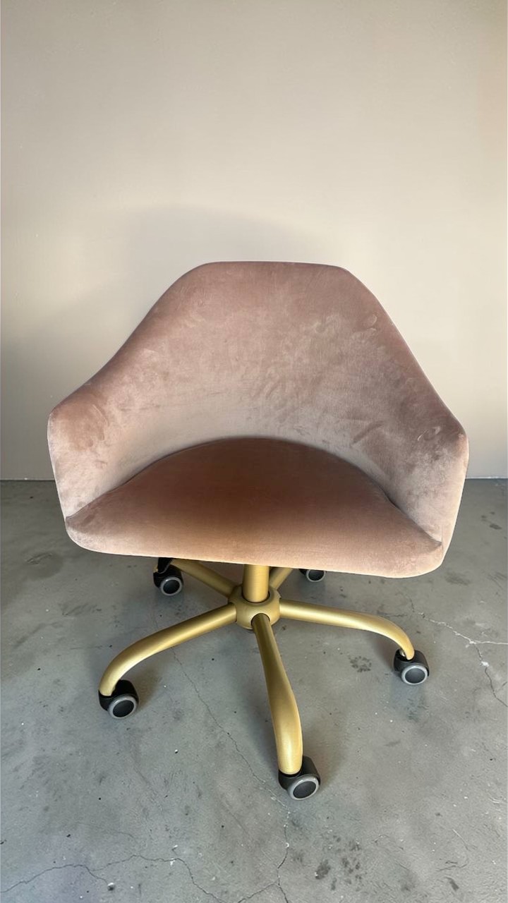 5341783639768896277 — копия Купити стілець Classic на колесах золото велюр бежевий | Косметичний стілець для салону - Зображення 1