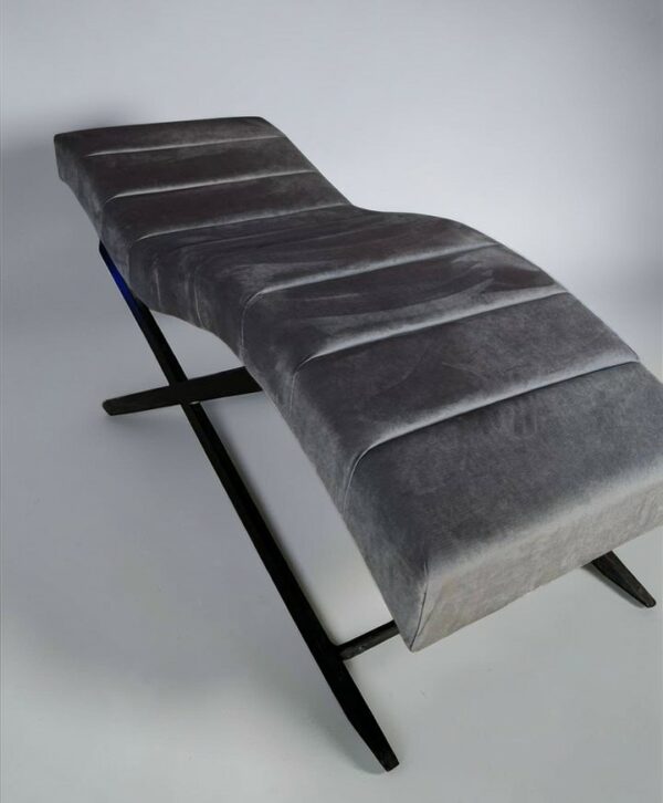 Купити кушетку Loft чорна ніжка сірий велюр | Кушетка для нарощення вій та косметології