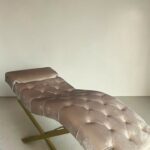 Кушетка лофт з регулюванням каретна прошивка велюр | Кушетка для салону краси