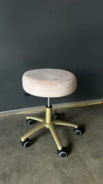 Стілець таблет на колесах золото бежевий велюр | Майстер-стілець для салону - Зображення 3