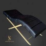 Кушетка для нарощення вій Loft чорна зі шкірозамінника із золотою металевою основою