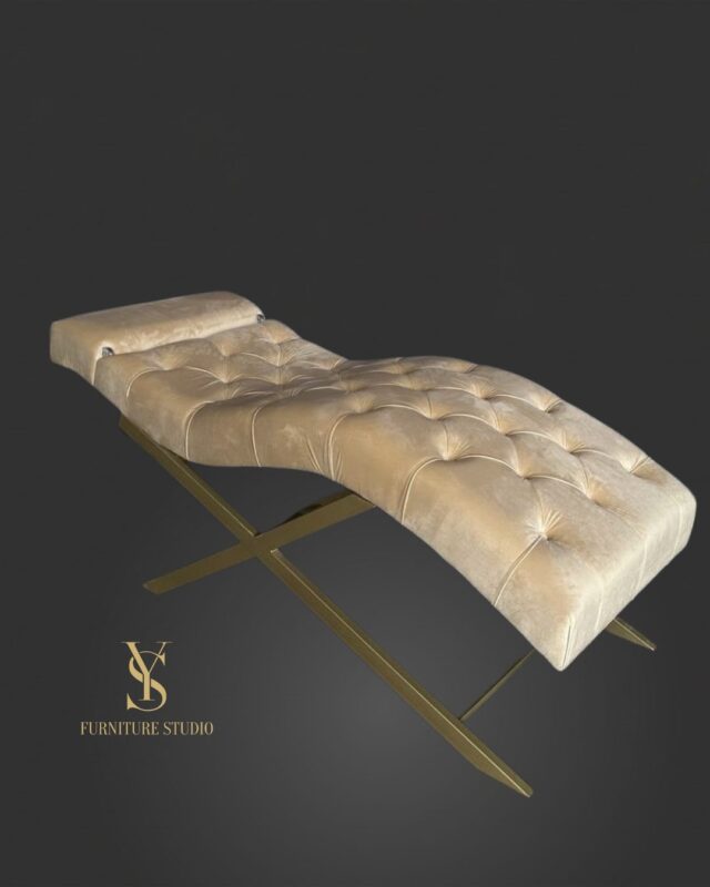 Кушетка Loft для нарощення вій та косметології з каретною прошивкою, бежевий велюр, золота металева основа
